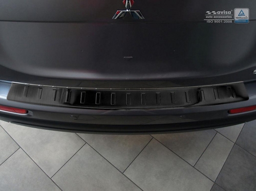 Kryt prahu zadních dveří Mitsubishi Outlander III <br>-<small> černý grafit</small>