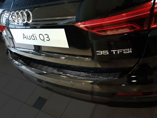 Karbonový kryt prahu zadních dveří Audi Q3 II