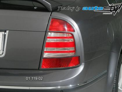 Rámečky zadních světel Škoda Superb I