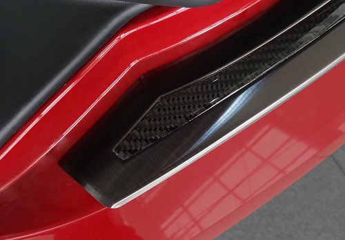 Kryt prahu zadních dveří Tesla S - grafit nerez-karbon