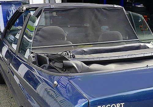Větrná clona Ford Escort V Cabrio