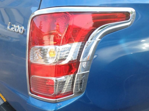Chrom rámeček zadních světel Mitsubishi L200 V