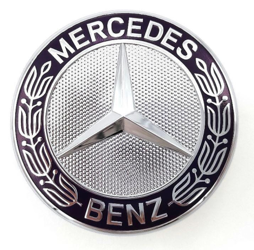 Logo Mercedes na kapotu