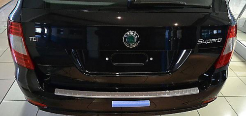 Ochranný práh zadního nárazníku Škoda Superb II kombi - stříbrné provedení