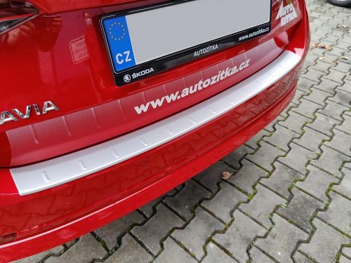 Kryt prahu zadních dveří Škoda Octavia IV kombi - ALU look