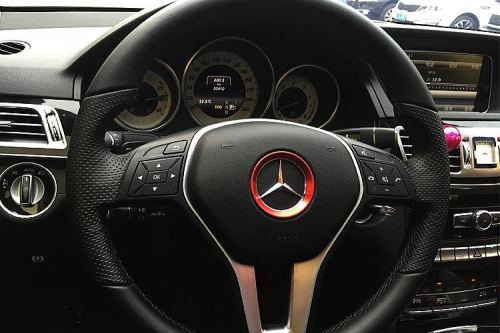 Ozdobný kroužek volantu Mercedes