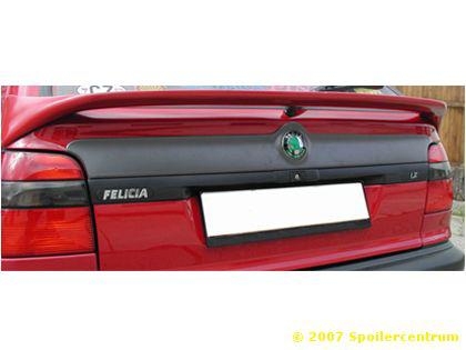 Lišta pátých dveří nad SPZ Škoda Felicia