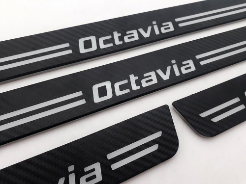 LED podsvětlené prahové lišty Škoda Octavia II - carbon
