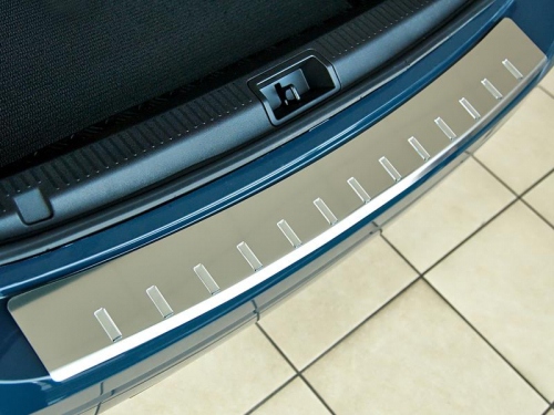 Kryt prahu zadních dveří nerez <br>-<small>chrom FORD FOCUS II 5dvéř. Facelift</small>