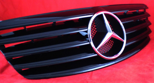 Sportovní maska s logem Mercedes E Class W211, černá lesklá