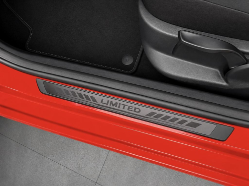 Dekorativní kryty prahů s nápisem LIMITED pro Škoda Kamiq - černé