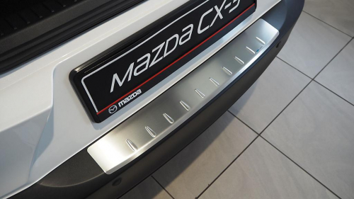 Profilovaný nerez kryt prahu zadních dveří Mazda CX-3