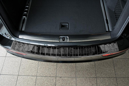Kryt prahu zadních dveří Audi Q5 / Audi S Q5- černý grafit lesklý