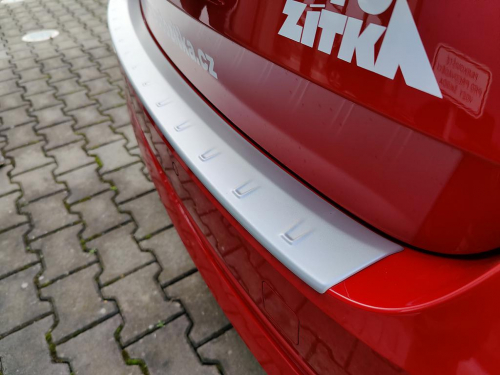 Kryt prahu zadních dveří Škoda Octavia IV - Alu look