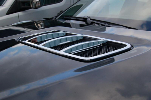 Chrom lišty sání vzduchu na kapotě Mercedes ML W166