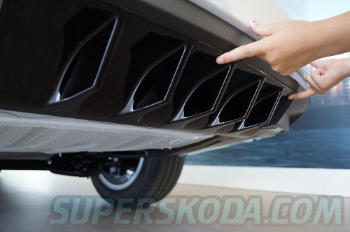 Difuzor zadního nárazníku Škoda Octavia III / kombi - černý lesk