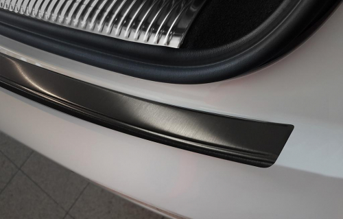 Kryt prahu zadních dveří Audi Q5 II - černý grafit