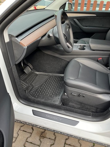 Gumové koberce Novline Tesla Model Y