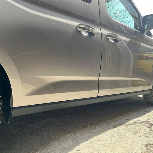 Plastové kryty prahů Ford Tourneo Connect III
