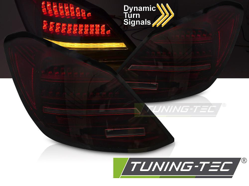 Zadní LED světla s dynamickým blinkrem a uvítací funkcí pro Mercedes C-Class W205 Sedan, červeno-kouřové provedení