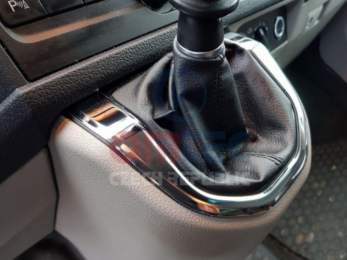 Nerez chrom rámeček středové konzole (kolem řadicí páky) Volkswagen T6