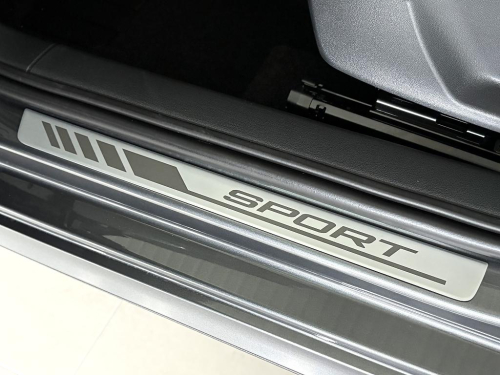 Dekorativní kryty prahů s nápisem SPORT pro Škoda Kamiq - stříbrná/ šedá