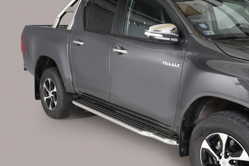 Boční nerezové nášlapy Toyota Hilux VIII doublecab