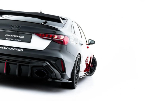 Boční spoilery zadního nárazníku V.1 verze pro Audi RS3 Sedan 8Y Facelift