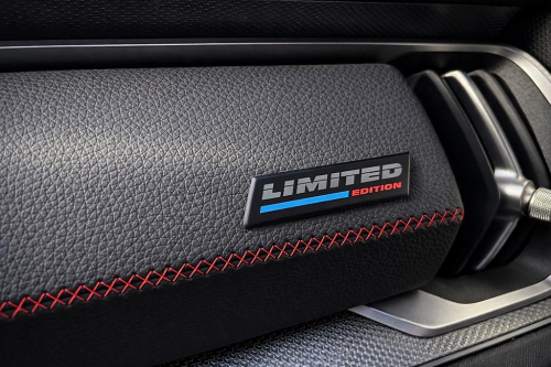 Samolepící interierový štítek Limited Edition - černý