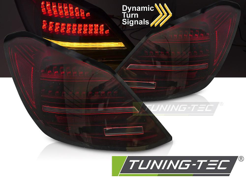 Zadní LED světla s dynamickým blinkrem a uvítací funkcí pro Mercedes C-Class W205 Sedan, červeno-černé provedení