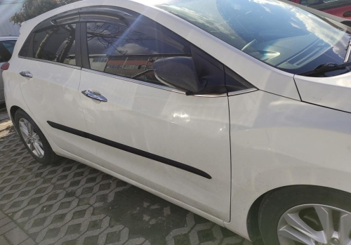 Plastové lišty dveří - venkovní Hyundai i40