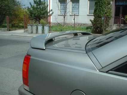 Křídlo Opel Omega A / Citroen XM