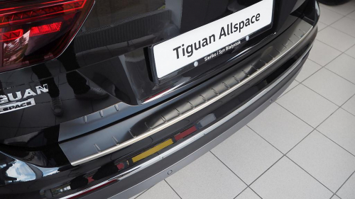 Profilovaný nerez kryt prahu zadních dveří VW TIGUAN II / TIGUAN ALLSPACE
