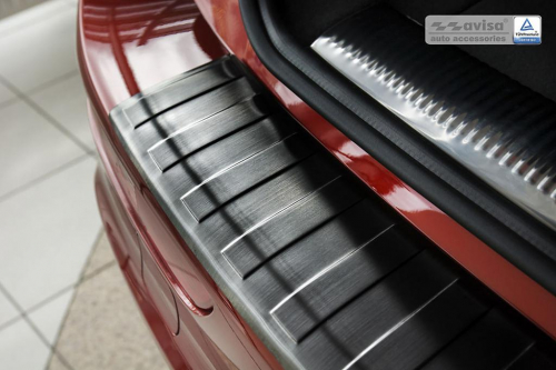 Kryt prahu zadních dveří Audi Q5 - černý grafit