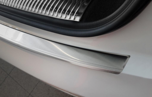 Kryt prahu zadních dveří Audi Q5 II