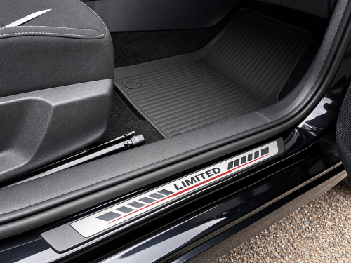 Dekorativní kryty prahů s nápisem LIMITED pro Škoda Scala - červená