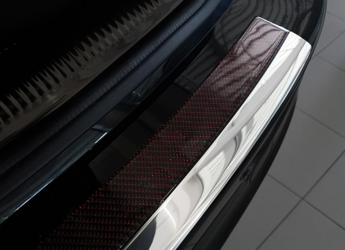 Kryt prahu zadních dveří Audi Q5 / SQ5 - červený karbon-nerez