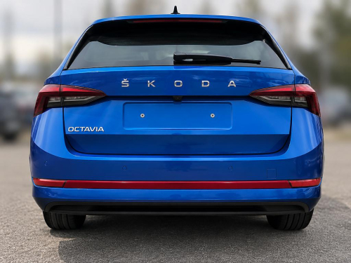 Lišta zadního nárazníku Škoda Octavia IV combi - červená