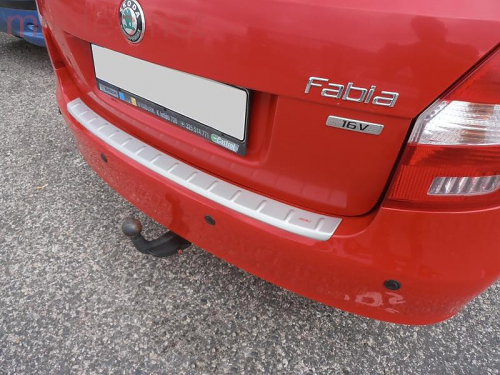 Plastový práh pátých dveří Škoda Fabia II Combi - stříbrný