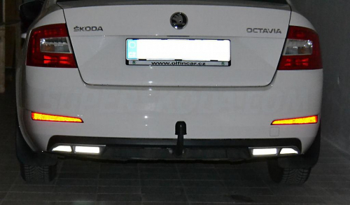 Nástavce zadního difuzoru - atrapy výfuku Škoda Octavia III - černý lesk / bílé panely