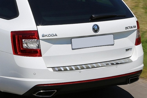 Kryt prahu zadních dveří Škoda Octavia III RS kombi