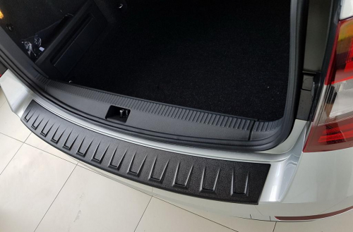 Kryt prahu zadních dveří Škoda Octavia III Combi facelift-dezén