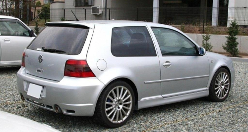 Plastové prahy Volkswagen Golf IV 3-dvéř.