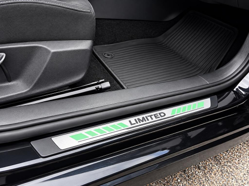 Dekorativní kryty prahů s nápisem LIMITED pro Škoda Kamiq - zelená