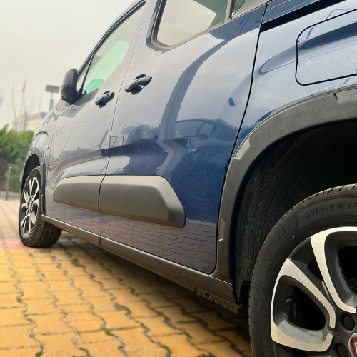 Plastové kryty prahů Fiat Doblo III