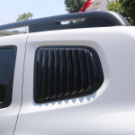 Kryt - žaluzie zadního malého okna Dacia Duster II