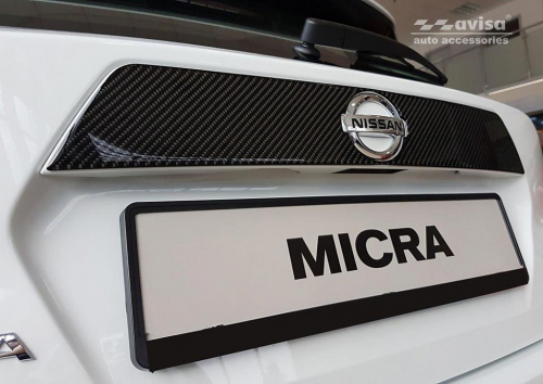 Ozdobná lišta víka zavazadlového prostoru Nissan Micra - karbon