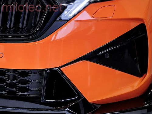 Přívod vzduchu do předního nárazníku Škoda Octavia IV RS Facelift