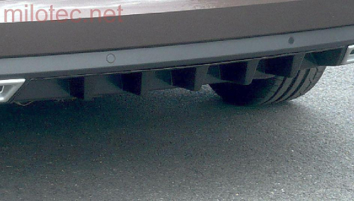 Difuzor zadního nárazníku s převleky Škoda Octavia III - černý lesklý "klavírlak"