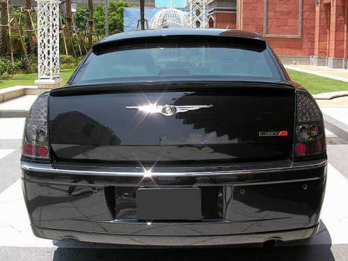 Křidélko kufr Chrysler 300C